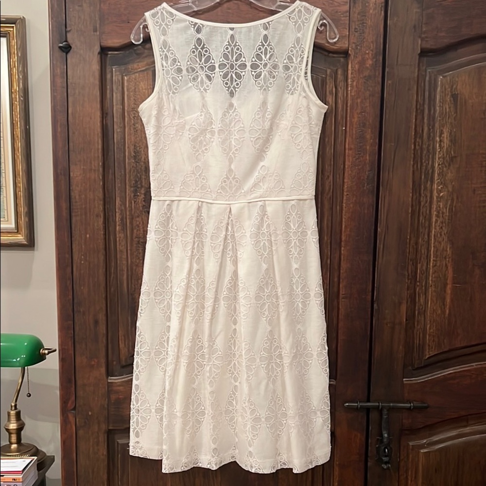 Maggy London White Sleeveless Scoop Neck Sundress